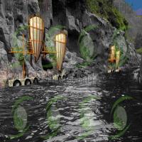 广西桂林五排河漂流部落 岩壁竹屋